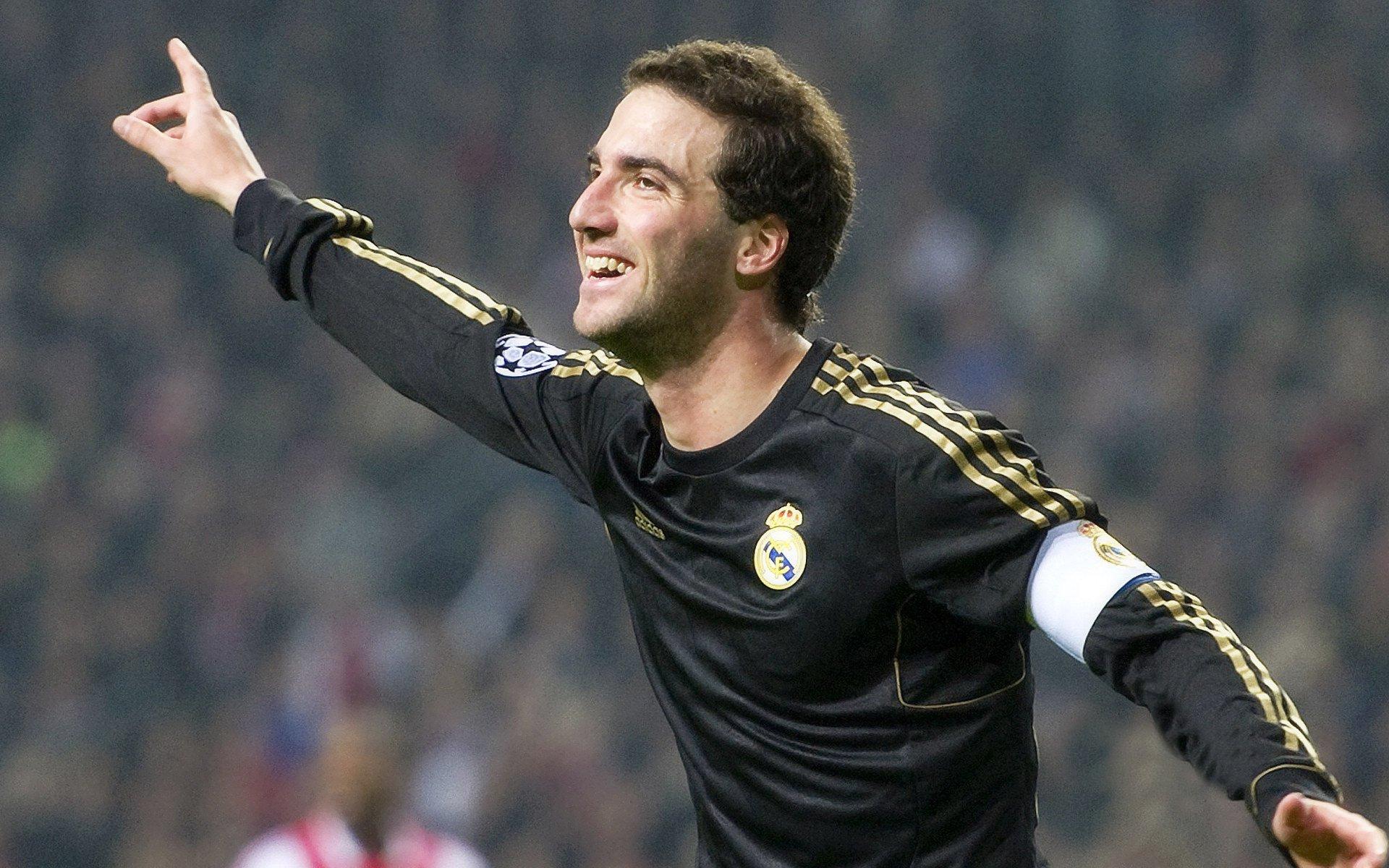 意甲名帅争夺战白热化,德佬力挺阿莱格里,三大豪门加入竞逐,国米欧战迎利好